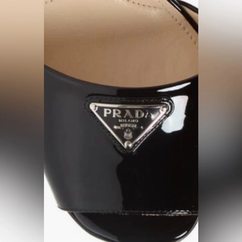 NIB $1290 Prada Patent Platform Sandal in BLACK Patent, Size 9US / 39EU